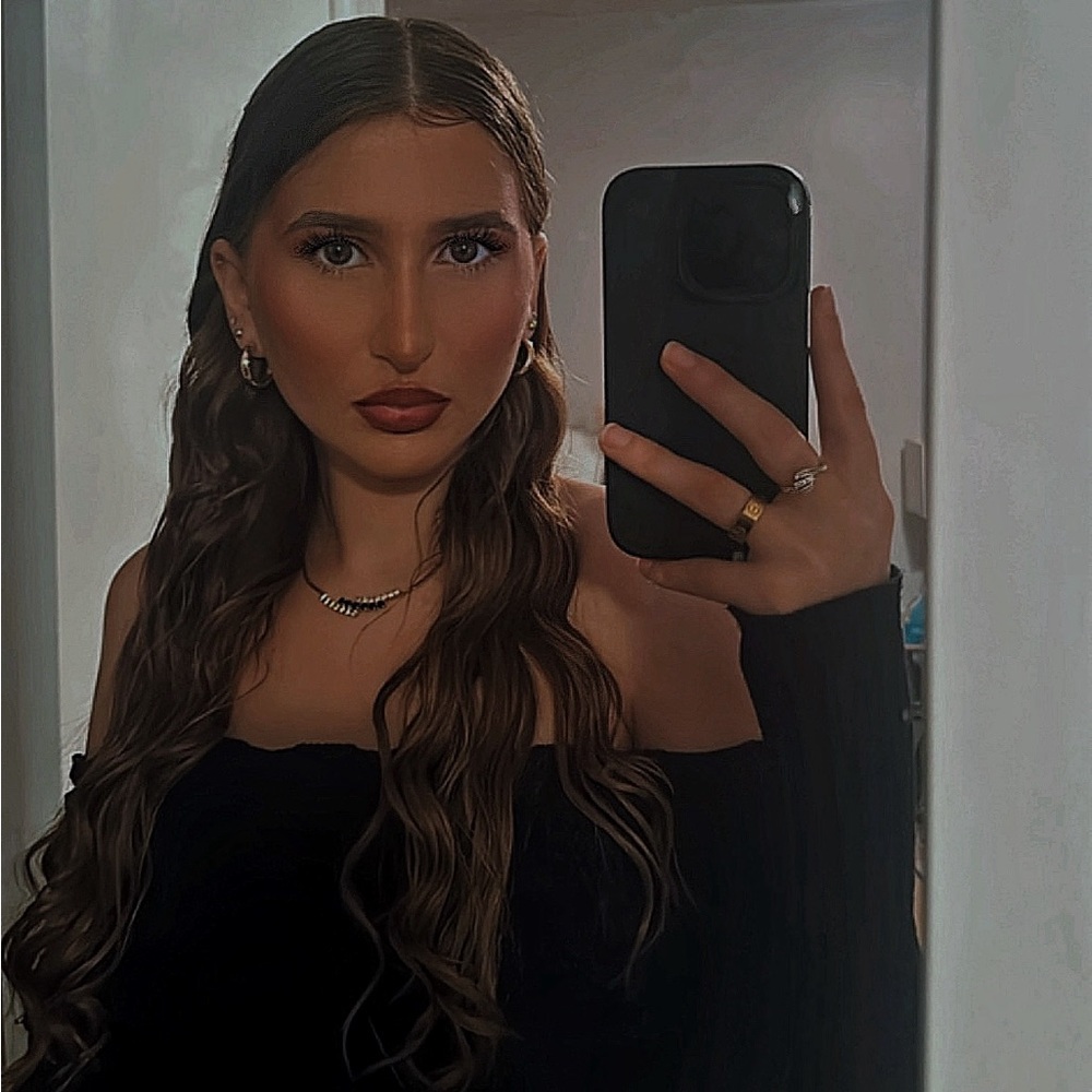 Meet your Posher, Alina